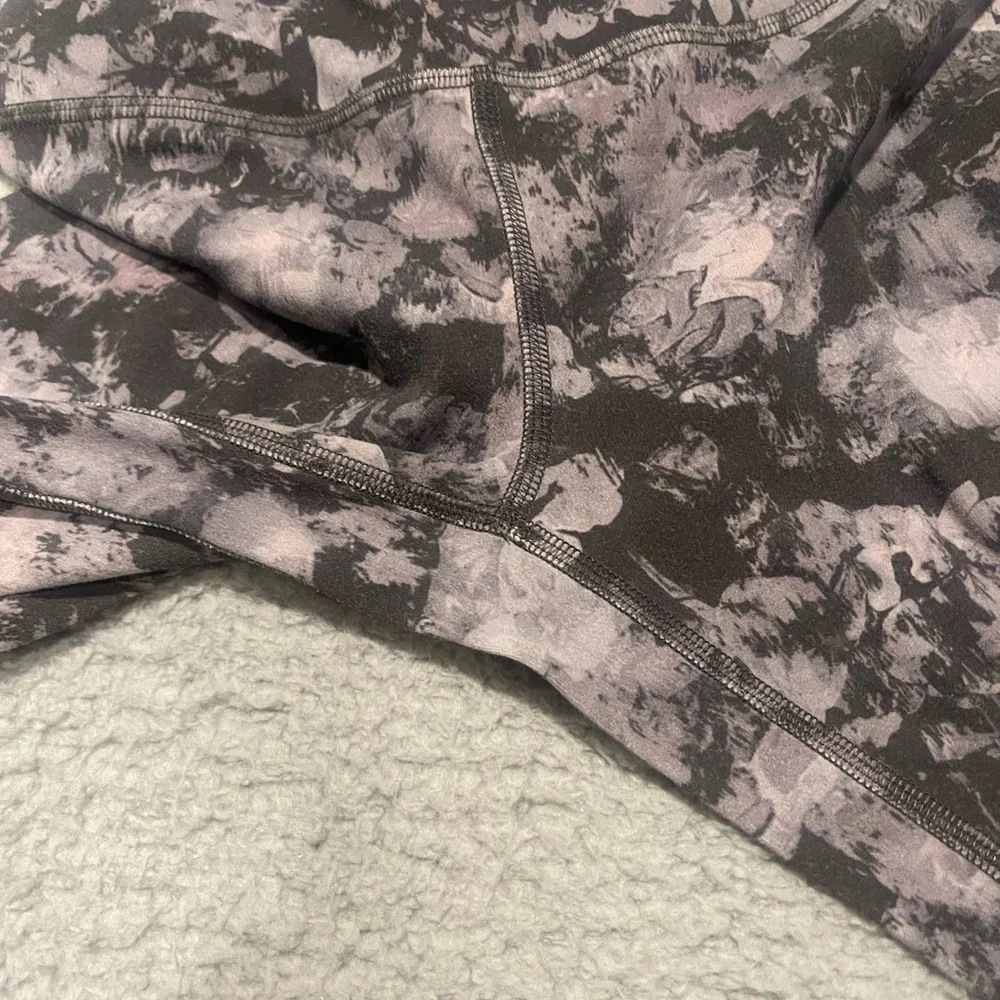 Lululemon Size 4 Floral Illusion Ice Grey Multi Align Pant II 25”
